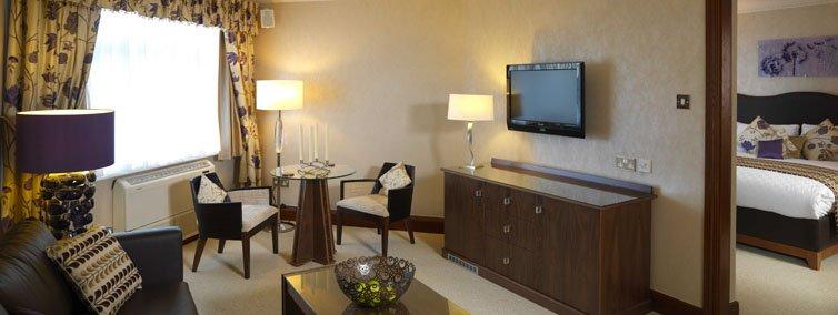 Leonardo Hotel Челтнем Номер фото